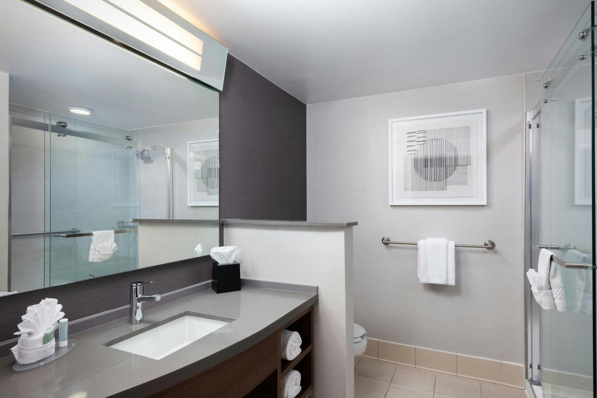 Courtyard By Marriott Wichita At Old Town Hotel Екстериор снимка