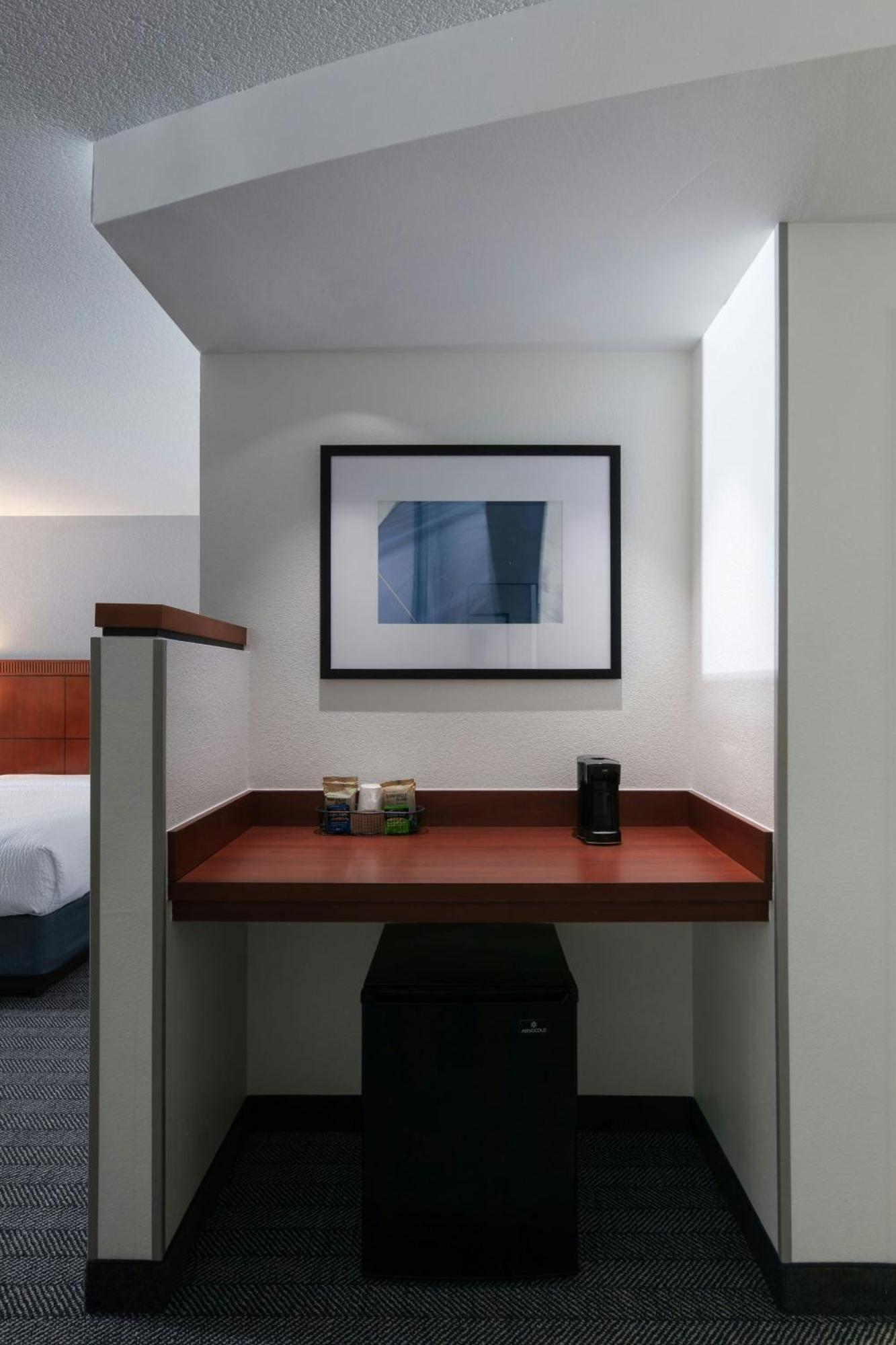Courtyard By Marriott Wichita At Old Town Hotel Екстериор снимка