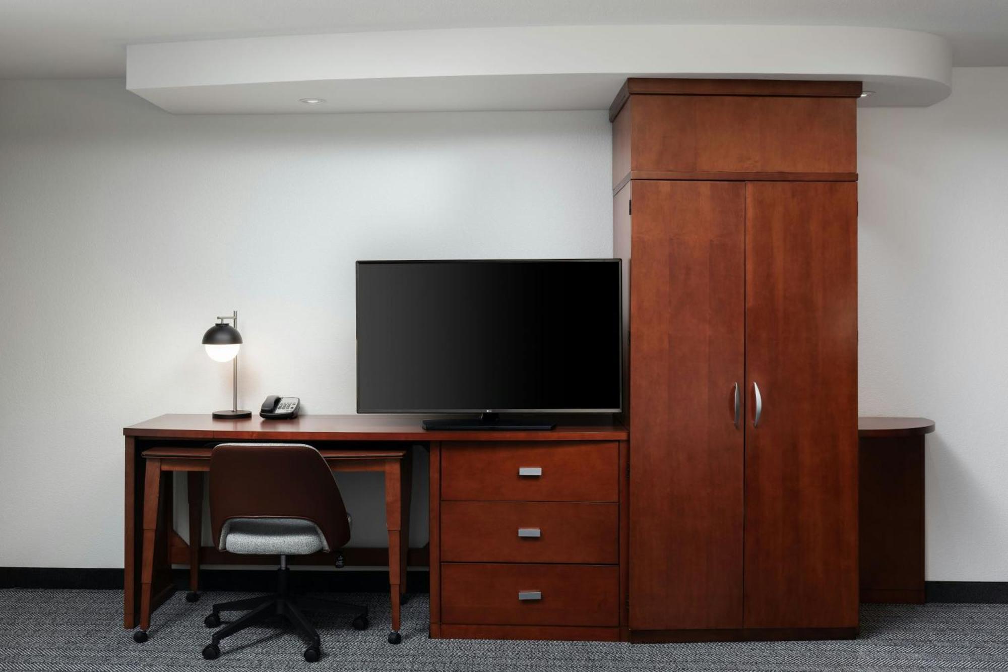 Courtyard By Marriott Wichita At Old Town Hotel Екстериор снимка