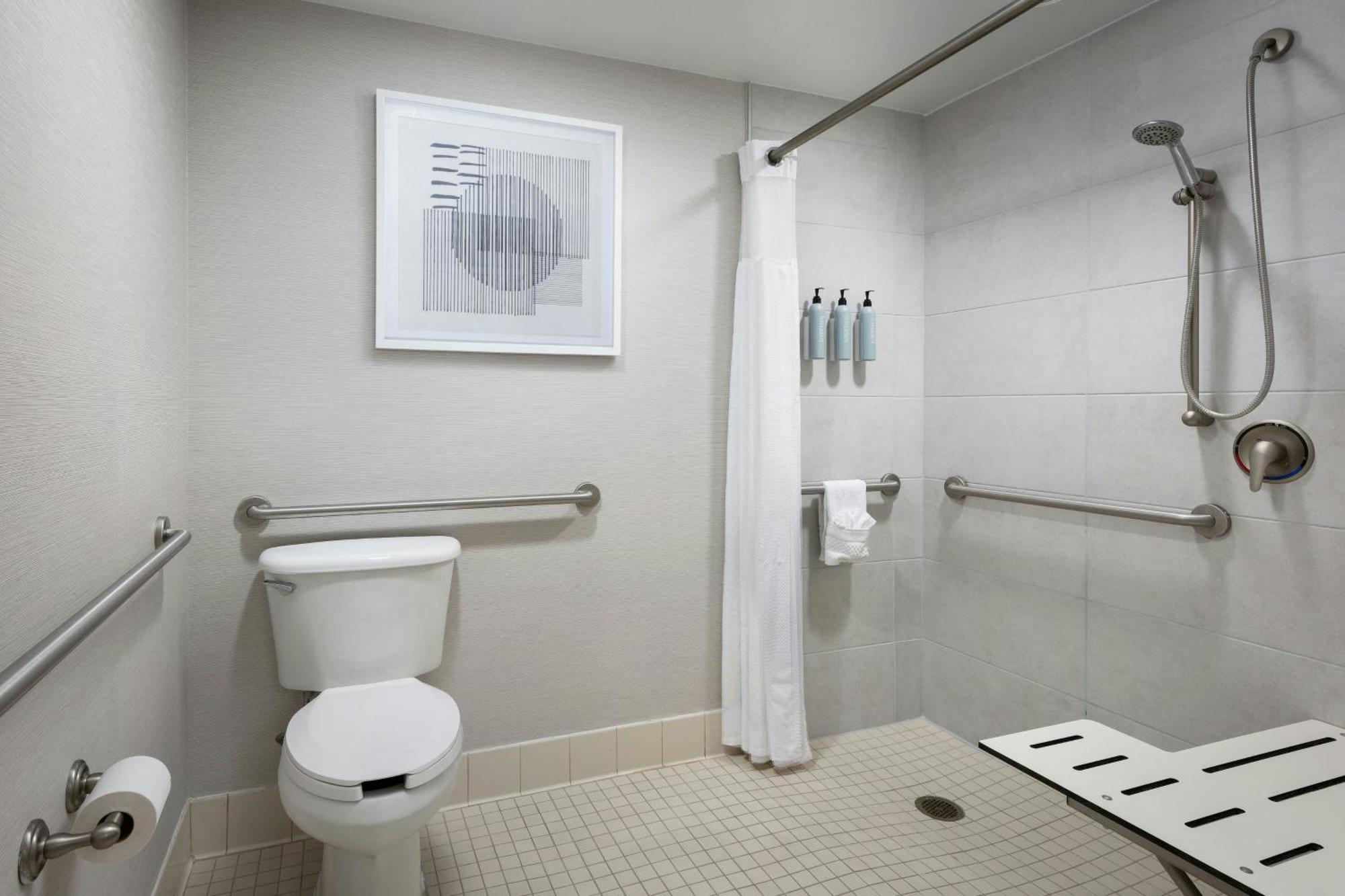 Courtyard By Marriott Wichita At Old Town Hotel Екстериор снимка